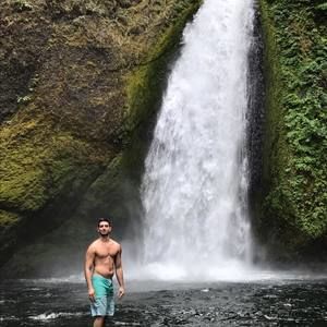 Meet your Posher, Zach